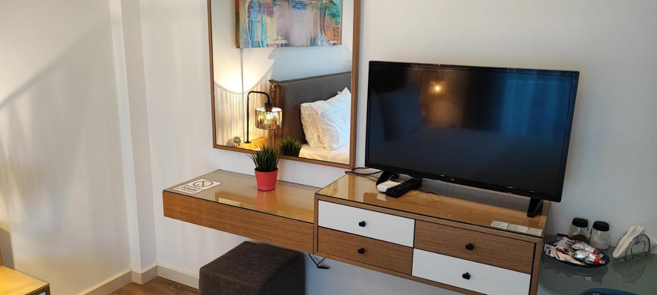 Rustemi Aparthotel Sarandë Buitenkant foto