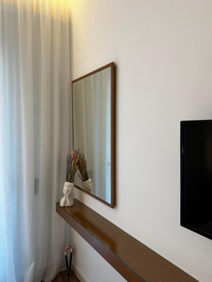Rustemi Aparthotel Sarandë Buitenkant foto