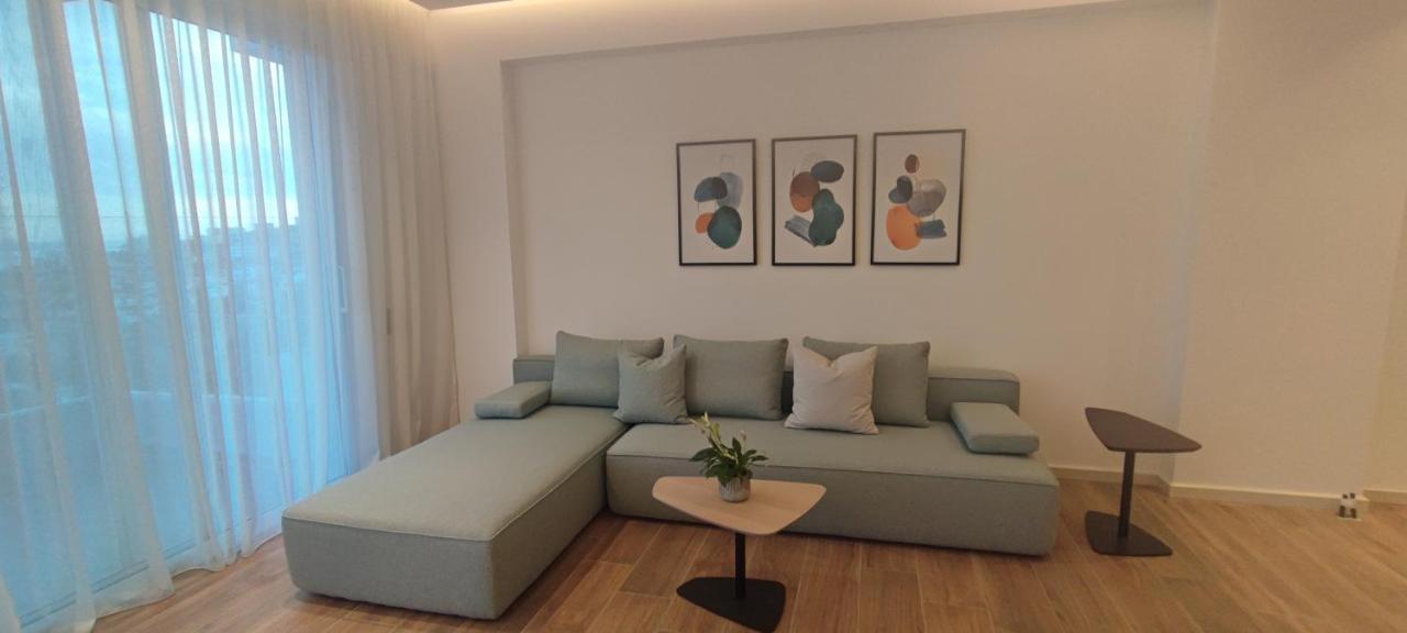 Rustemi Aparthotel Sarandë Buitenkant foto