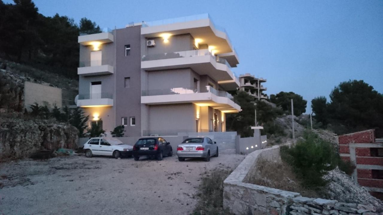 Rustemi Aparthotel Sarandë Buitenkant foto